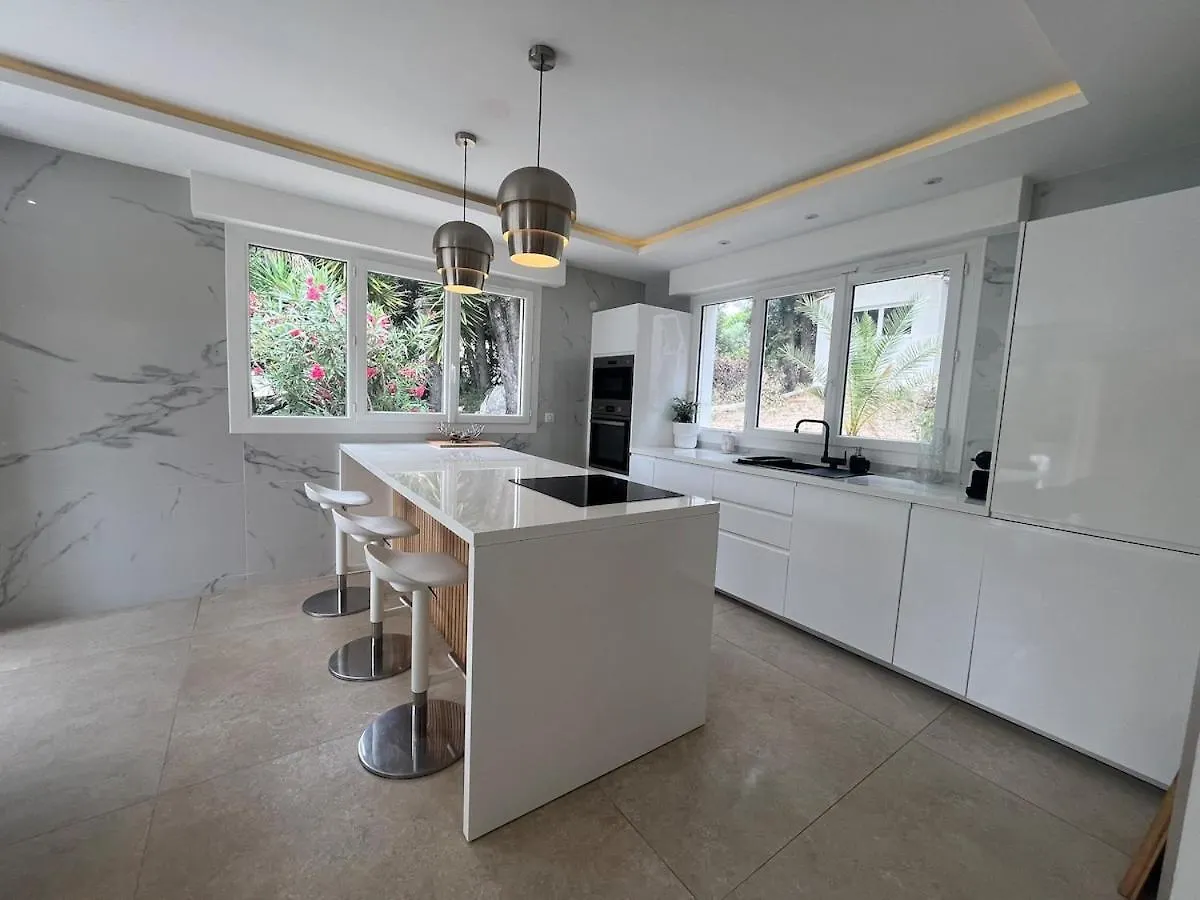 Beautiful 4 Bedroom Villa With Pool, Jacuzzi Biot