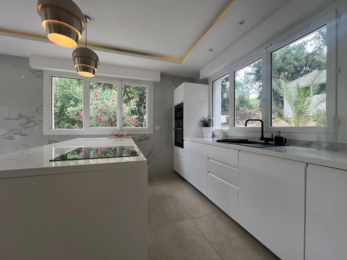 Beautiful 4 Bedroom Villa With Pool, Jacuzzi Biot
